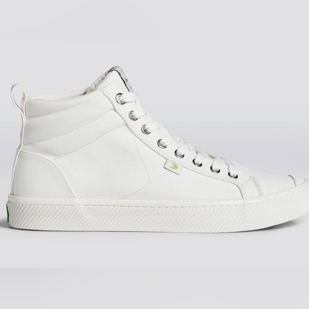 NWT! Cariuma High Canvas Sneaker, size 10